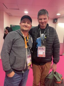 Visiteurs posant au Festival International des Jeux de Cannes